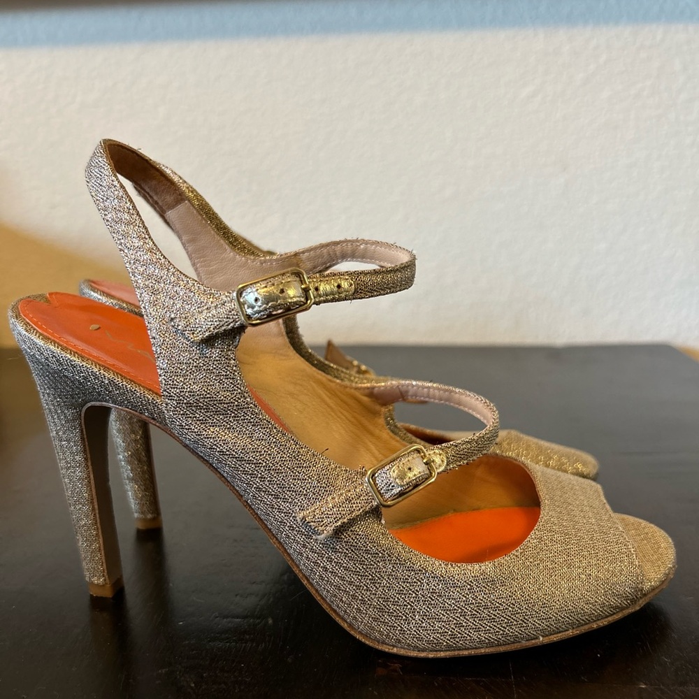Via Spiga gold sandals. Size 7.5